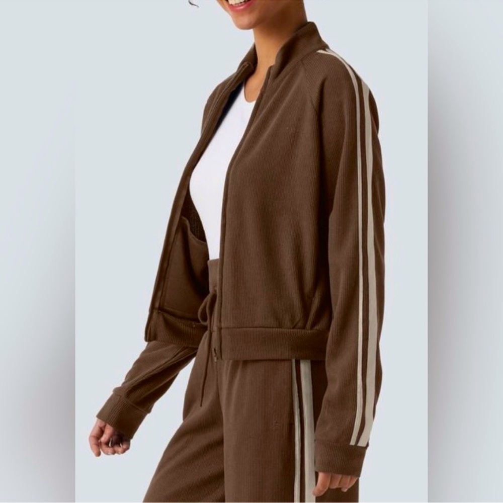 [HALARA] BROWN ZIP UP JACKET